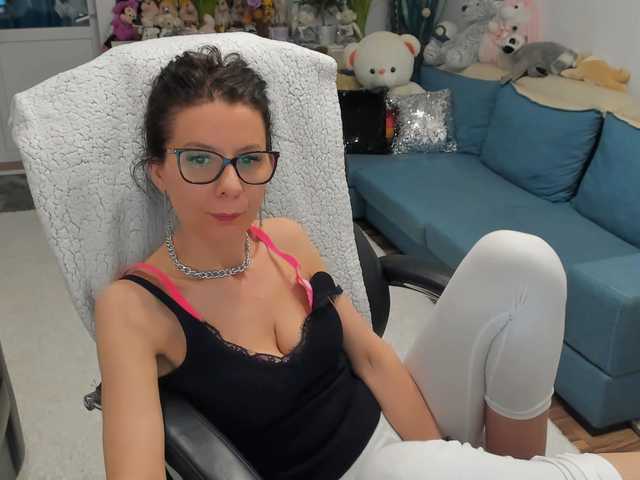 Photos SalomeJade Welcome my guys#pvt#lovense#ohmibod#it makes me smile and wet).any tips is ***you!